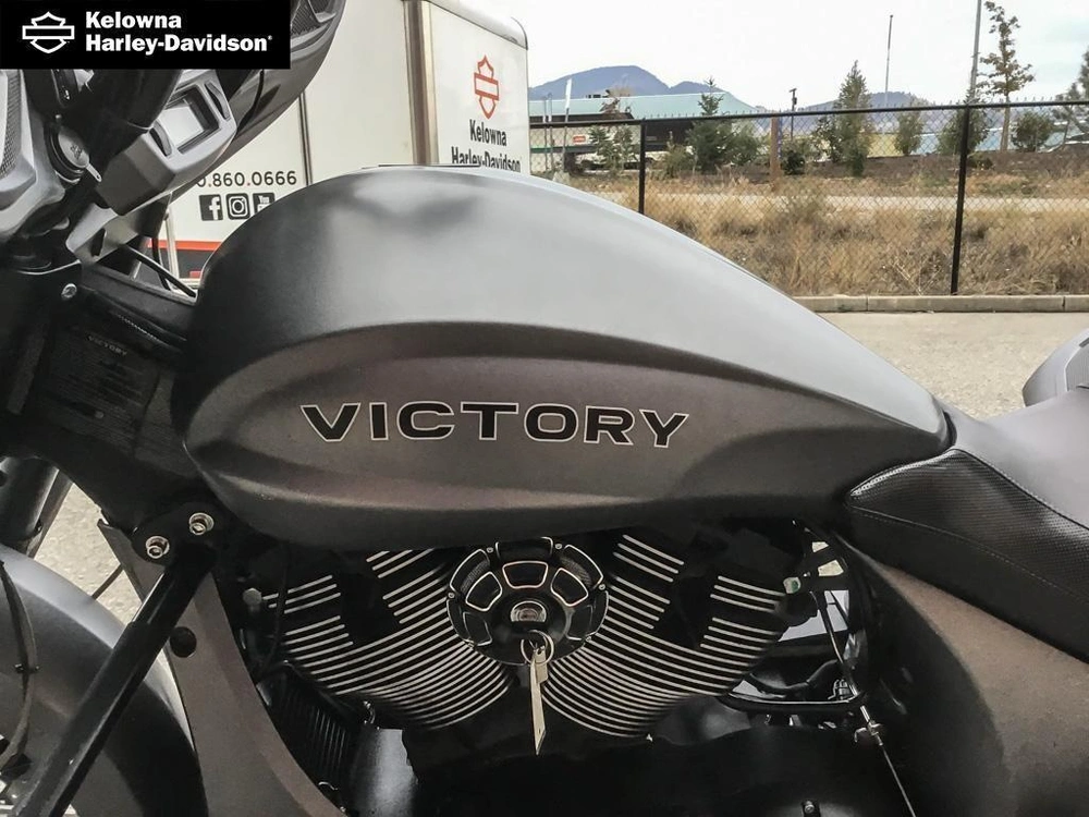 2016 Victory Motorcycles Magnum X-1 Stealth Edition alt
