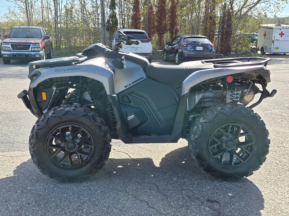 2026 Brp Outlander Xt 700 (canada) alt