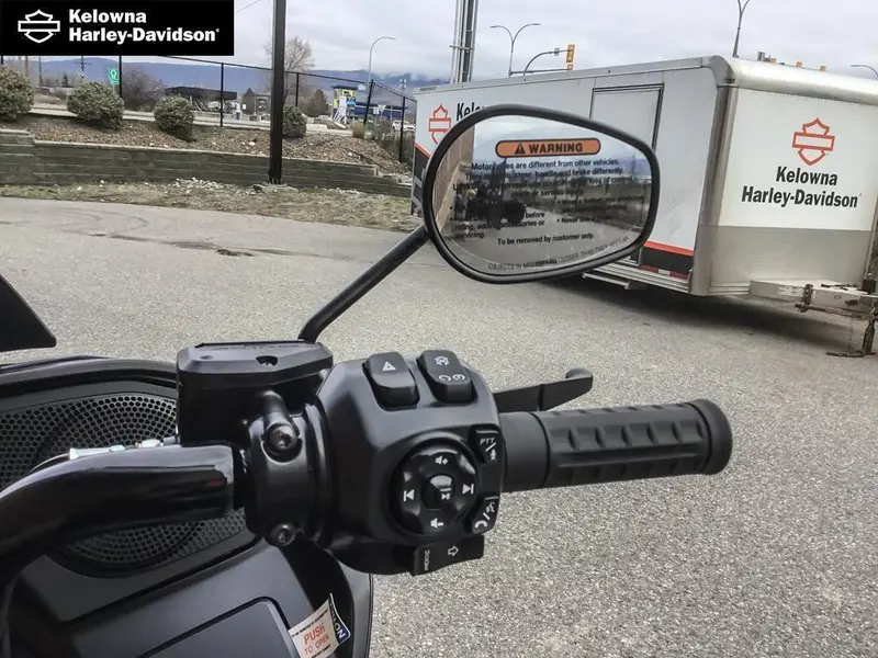 2026 Harley-Davidson FLTRX - Road Glide® thumbnail 16