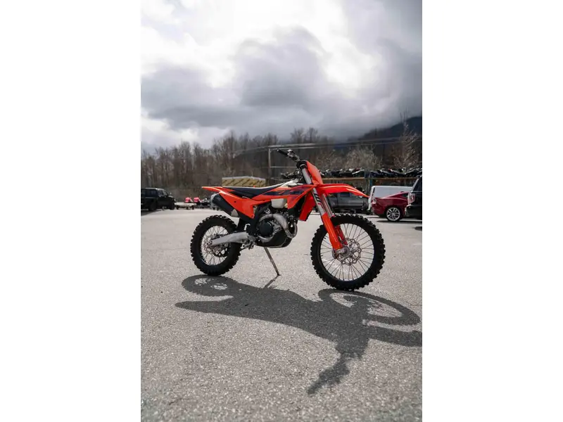 2025 KTM 450 XC-F thumbnail 2