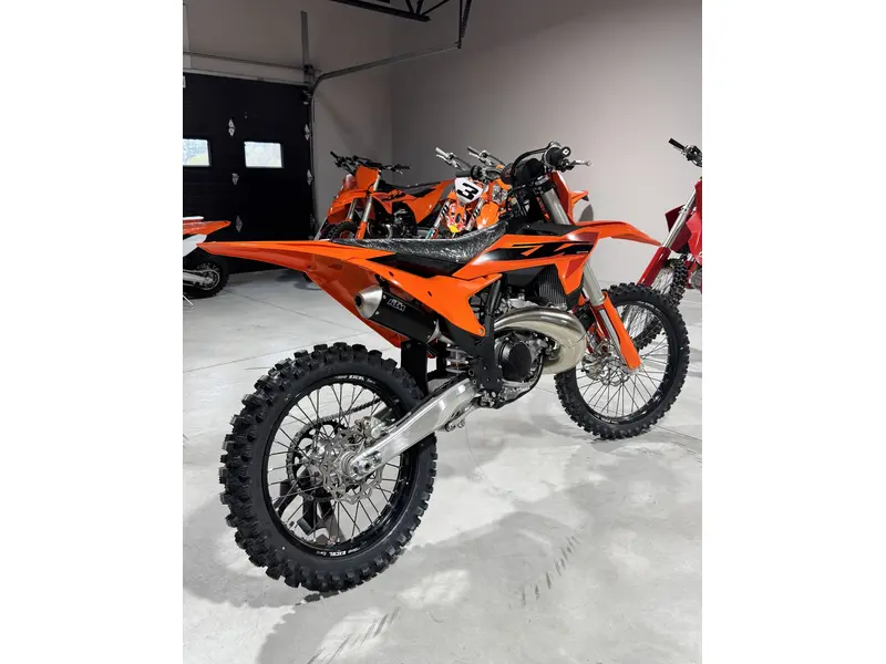 2025 KTM 300 SX thumbnail 2