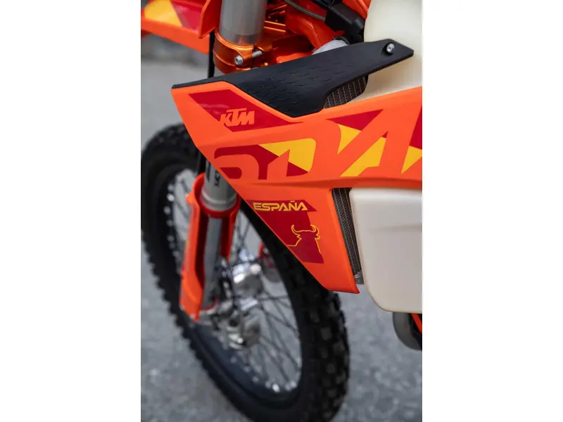 2025 KTM 500 EXC-F SIX DAYS thumbnail 6