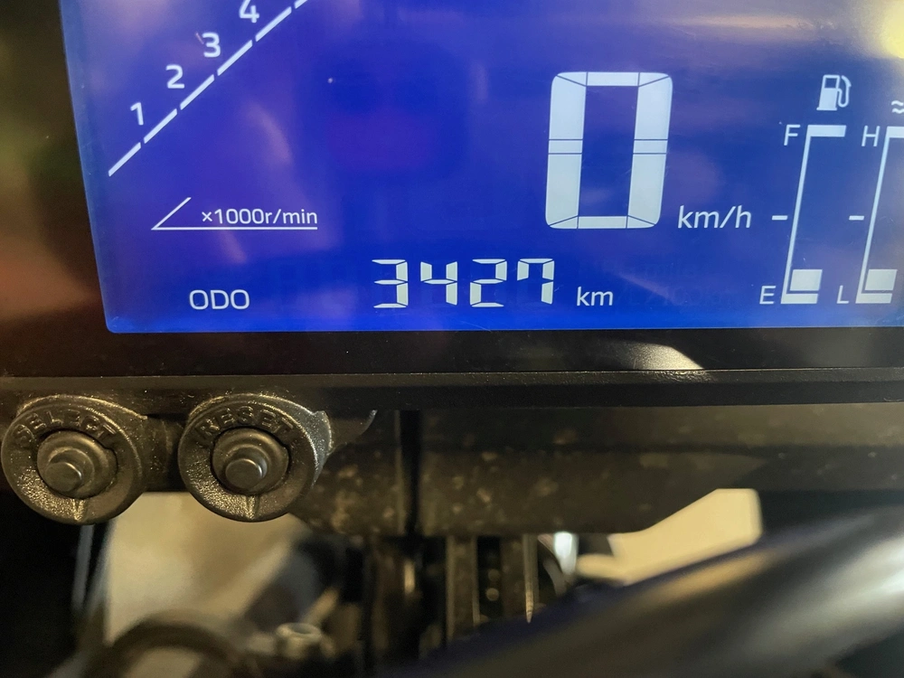 2025 Yamaha R3 alt
