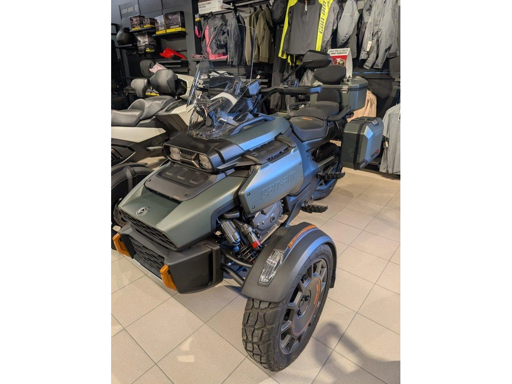 2025 Can-am Canyon Redrock alt