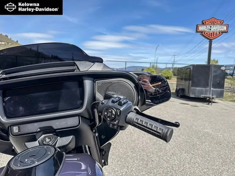2026 Harley-Davidson FLHX - Street Glide® thumbnail 16