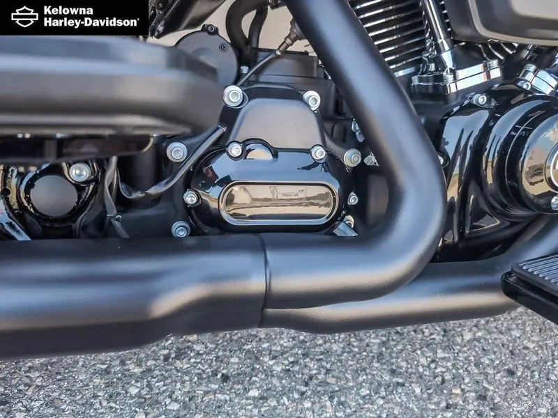 2025 Harley-Davidson FLHXU - Street Glide® Ultra thumbnail 18