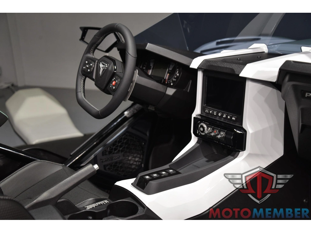 2026 Slingshot R Autodrive alt