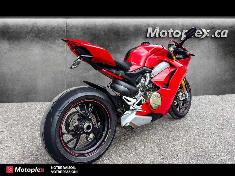 2019 Ducati Panigale V4s alt