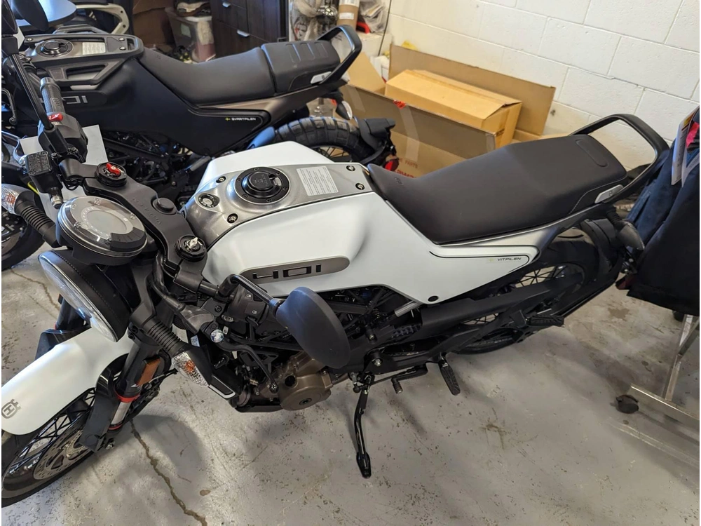 2023 Husqvarna Vitpilen 401 alt