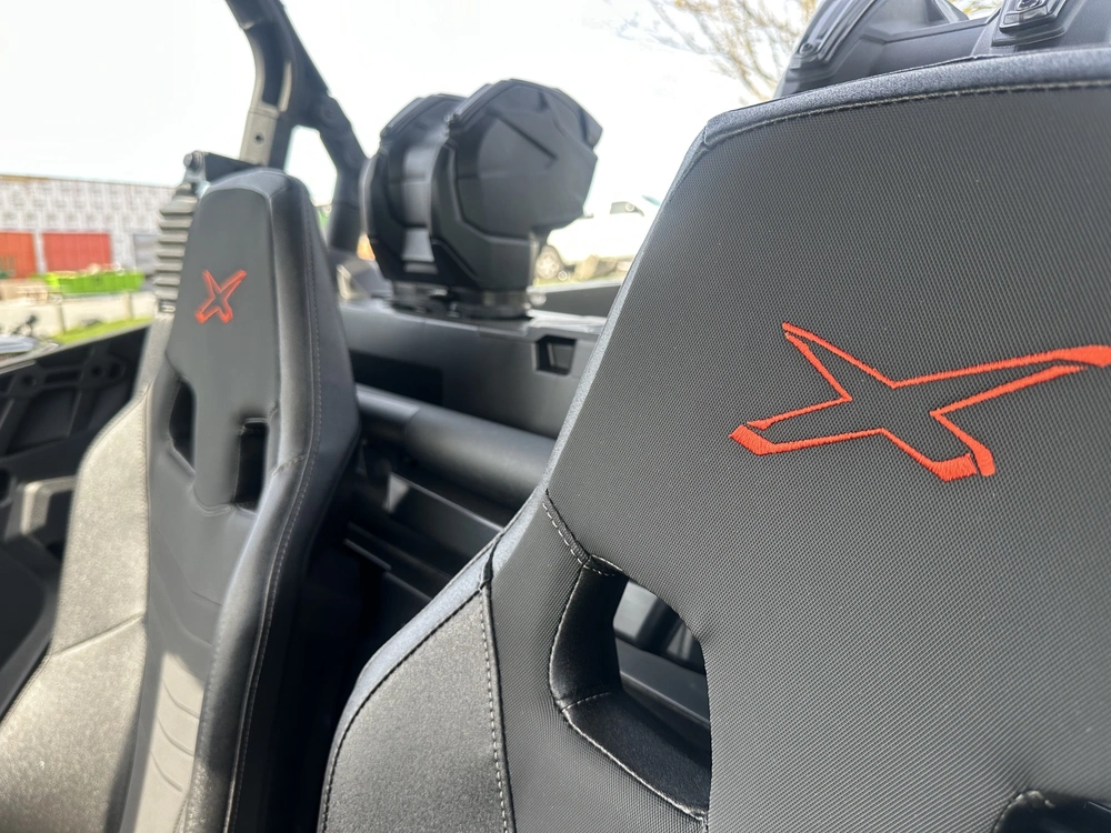 2026 Can-am Commander X Mr 1000r alt