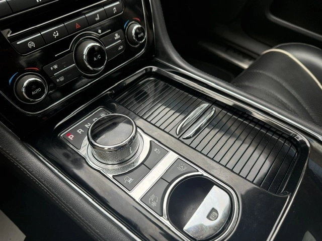 2016 Jaguar Xj Portfolio alt