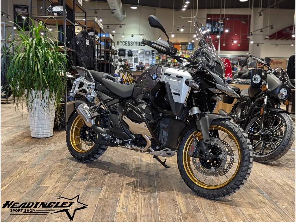 2026 BMW R 1300 GS Adventure // Black Storm Metallic 
