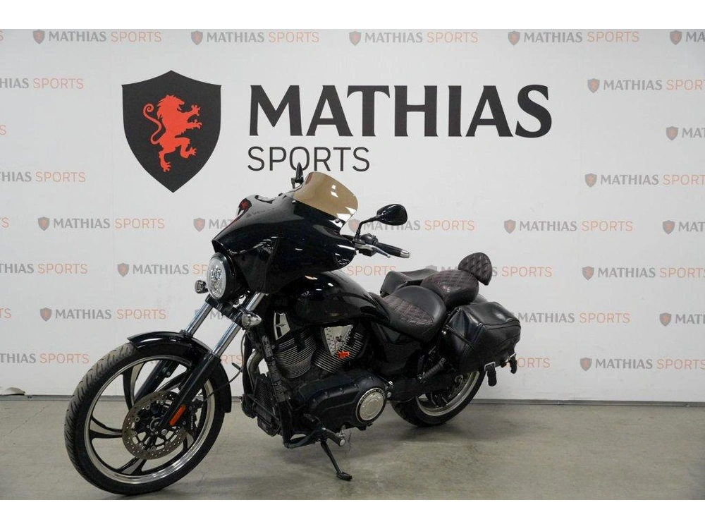 2010 Victory Motorcycles Vegas 8-ball alt