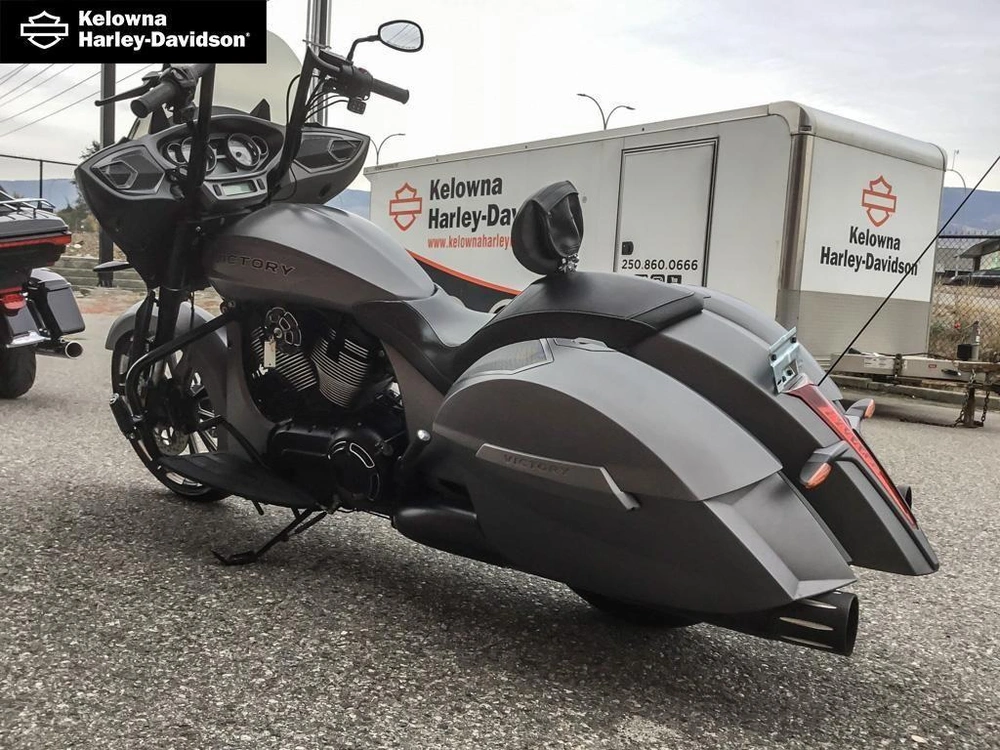 2016 Victory Motorcycles Magnum X-1 Stealth Edition alt