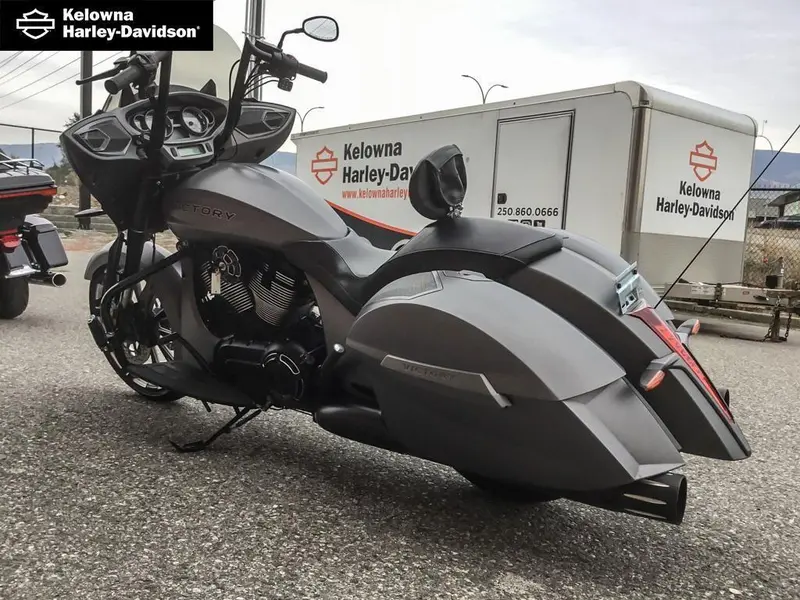 2016 Victory Motorcycles Magnum X-1 Stealth Edition thumbnail 21