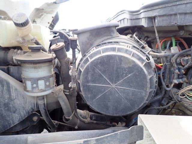 International 7600 2010