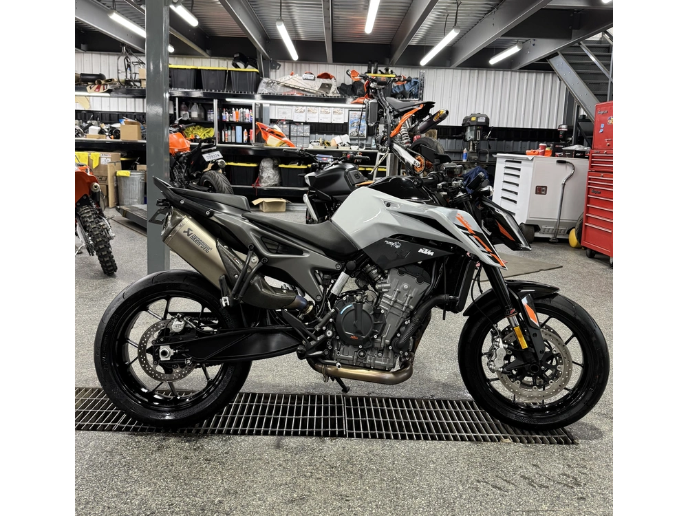 2024 Ktm Duke 790 alt