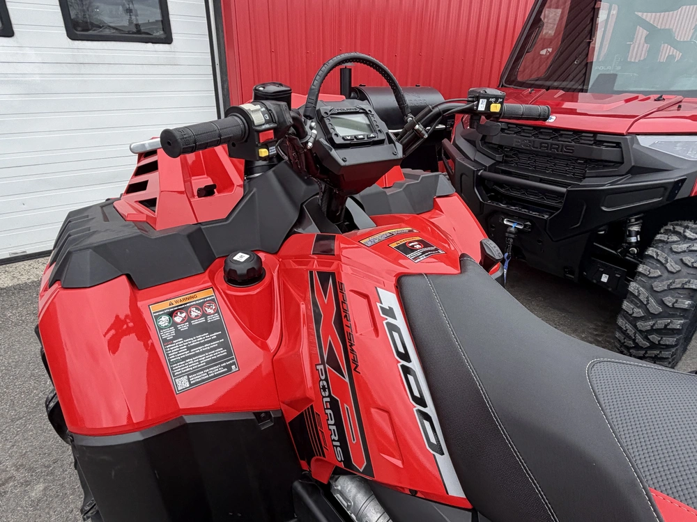 2026 Polaris Sportsman 1000 Mud Edition Red alt