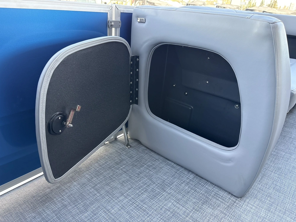 2026 Sun Tracker Party Barge® 18 Dlx-b086947 60 Elpt Four Stroke alt