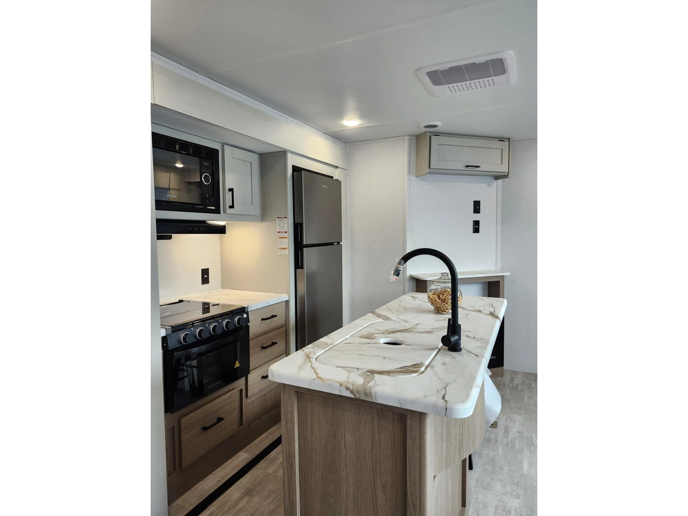 2026 Aspen Trail By Dutchmen 3310 Bhs alt