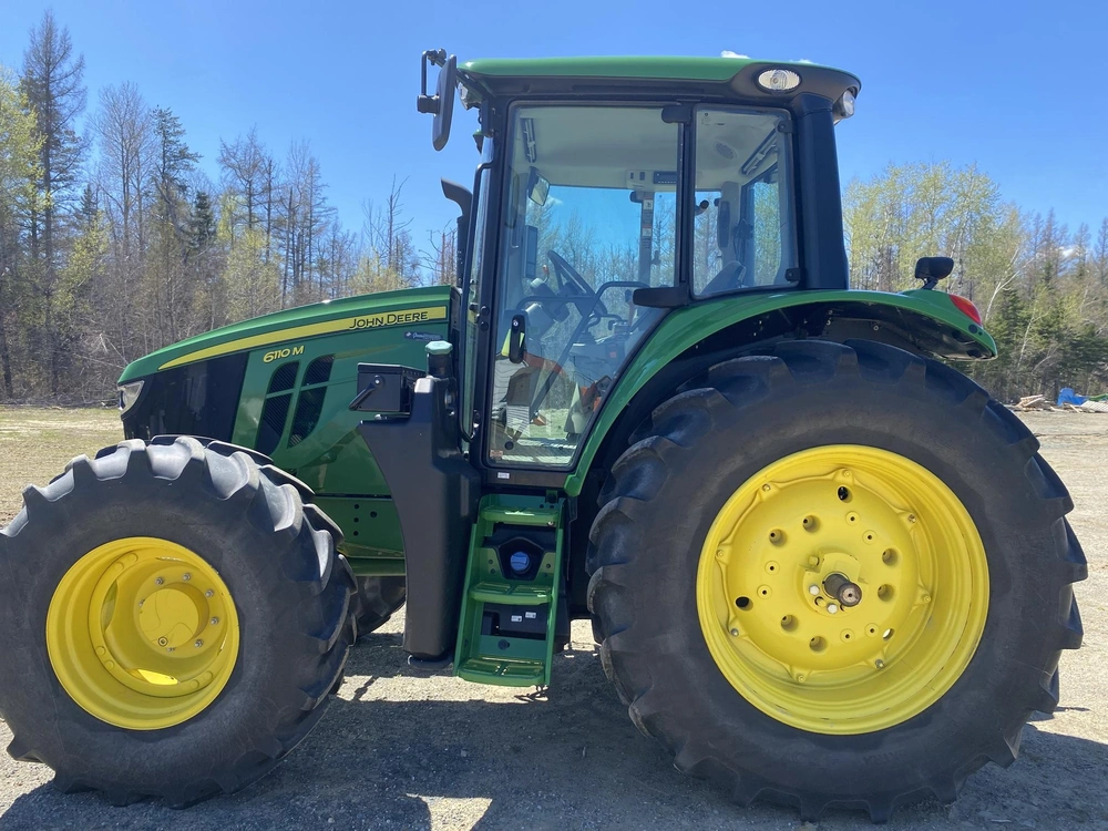 2024 John Deere 6110m alt
