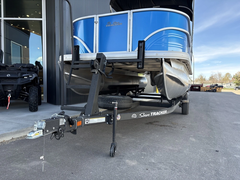 2026 Sun Tracker Party Barge® 18 Dlx-b086947 60 Elpt Four Stroke alt