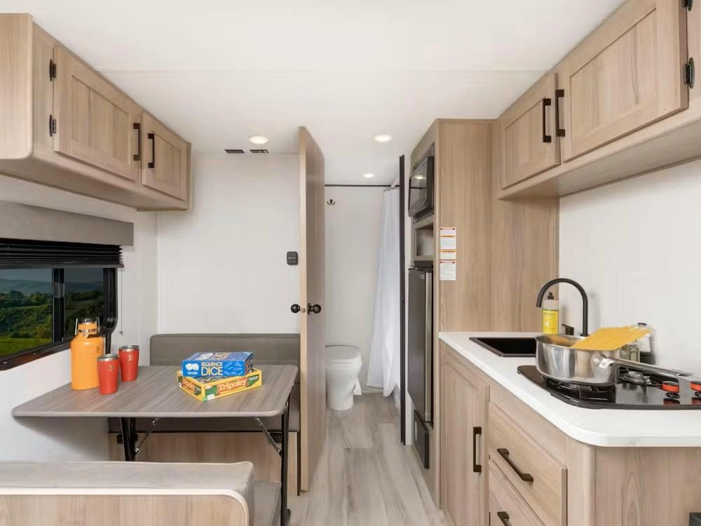 Keystone Rv Coleman 17 R 2025 alt
