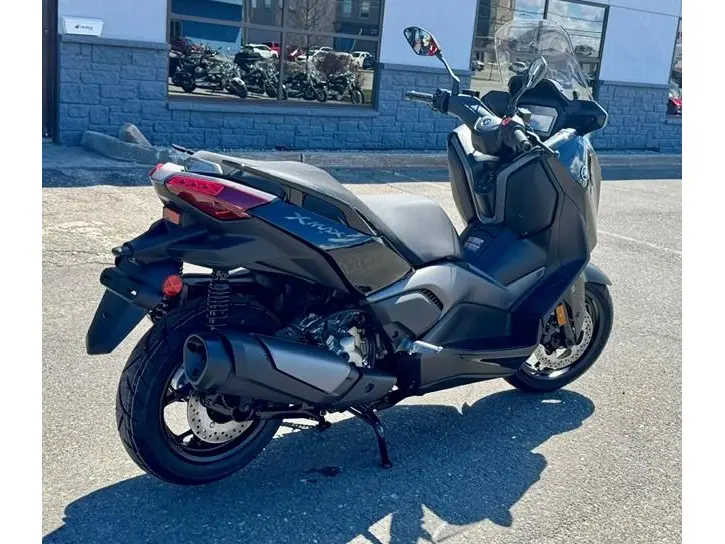 2025 Yamaha XMAX thumbnail 6