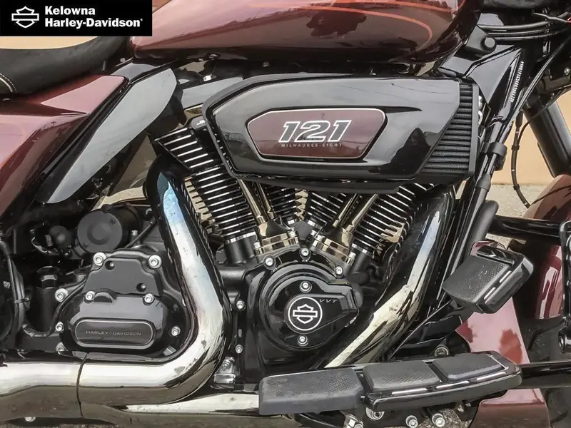 2024 Harley-Davidson FLHXSE - CVO™ Street Glide™ thumbnail 11