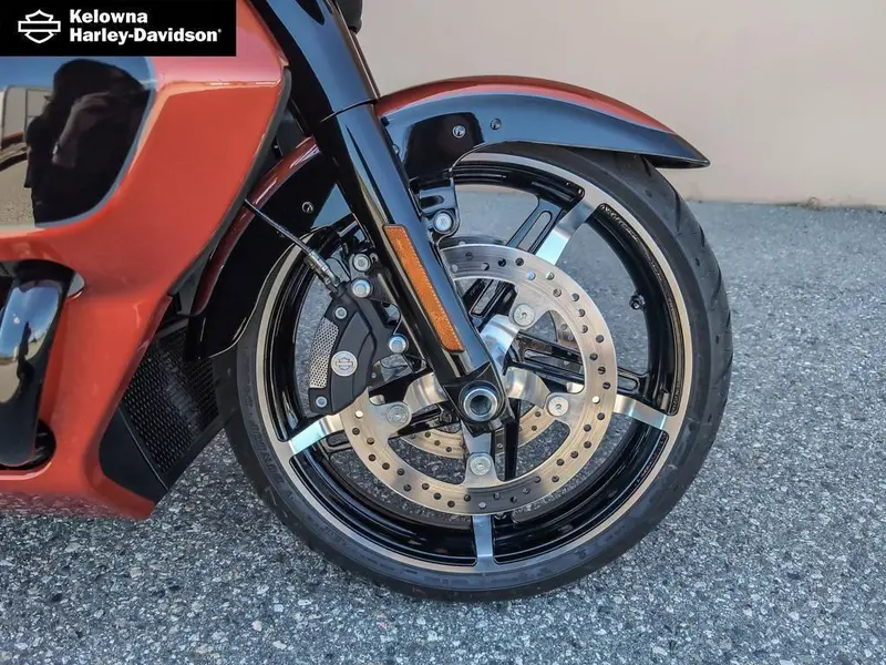 2025 Harley-Davidson FLHXU - Street Glide® Ultra thumbnail 8