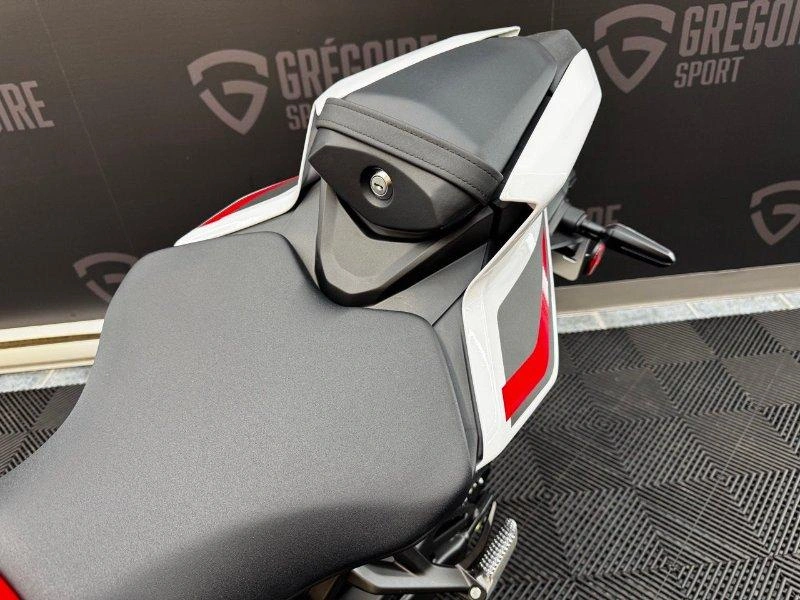 2026 Yamaha Yzf-r9 70e Anniversaire alt