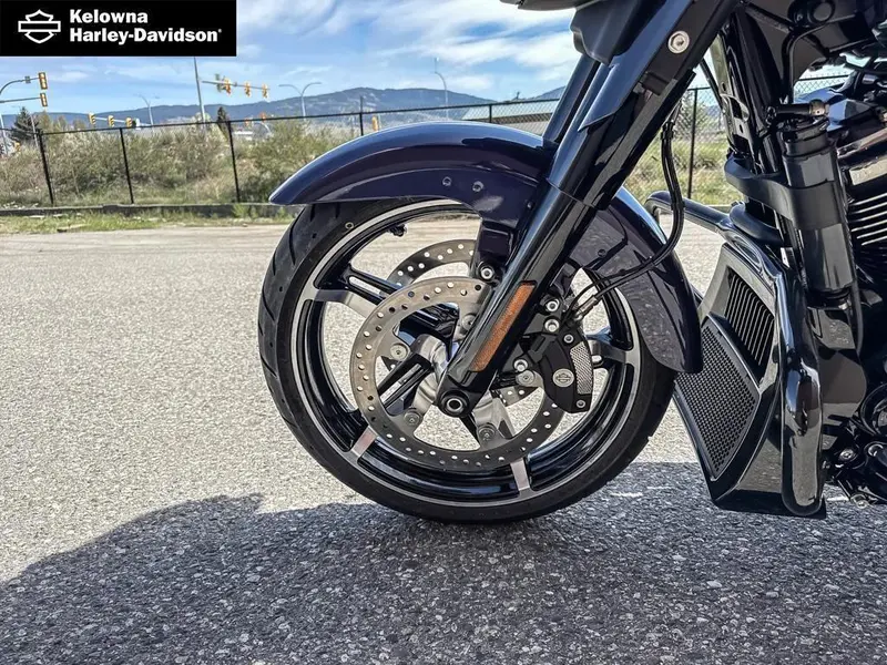 2026 Harley-Davidson FLHX - Street Glide® thumbnail 22