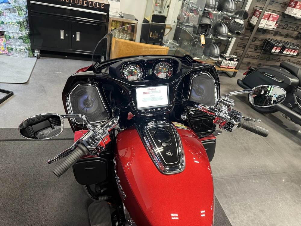 2026 Indian Motorcycle Pursuit Limited 112 alt