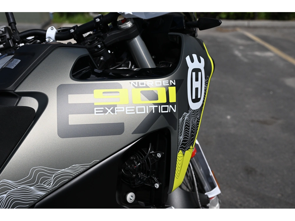 2025 Husqvarna Norden 901 Expedition alt