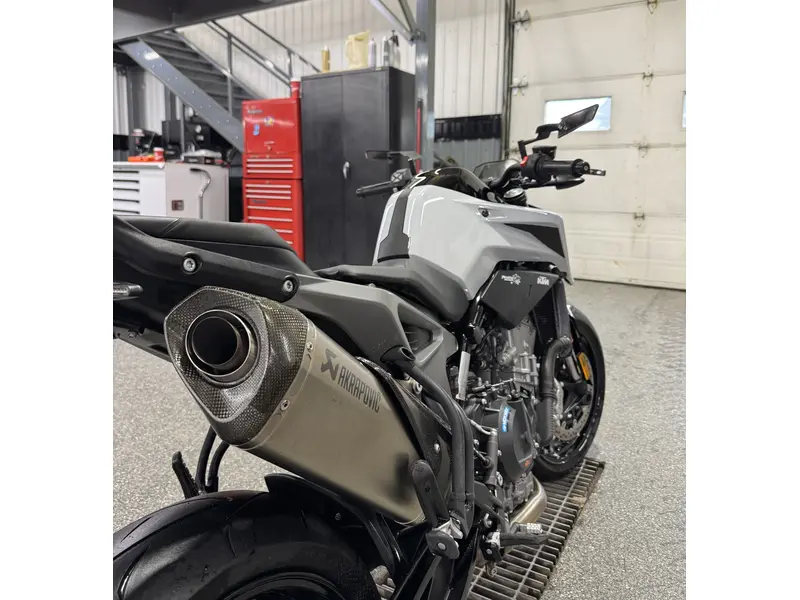 2024 KTM DUKE 790 thumbnail 10