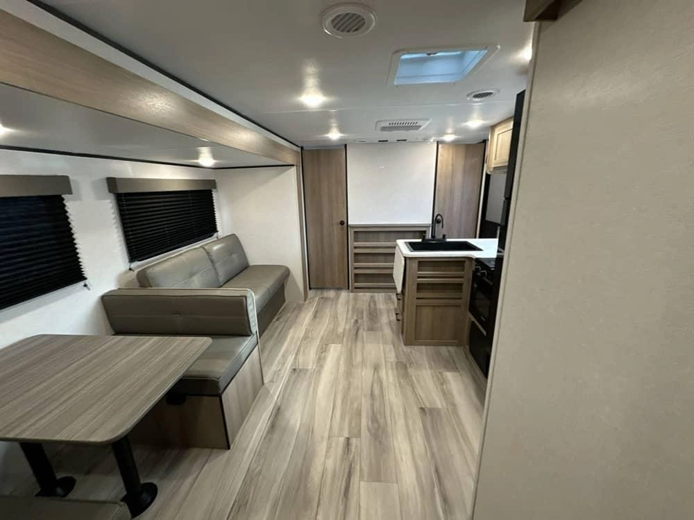 Keystone Rv Coleman 27 B 2026 alt