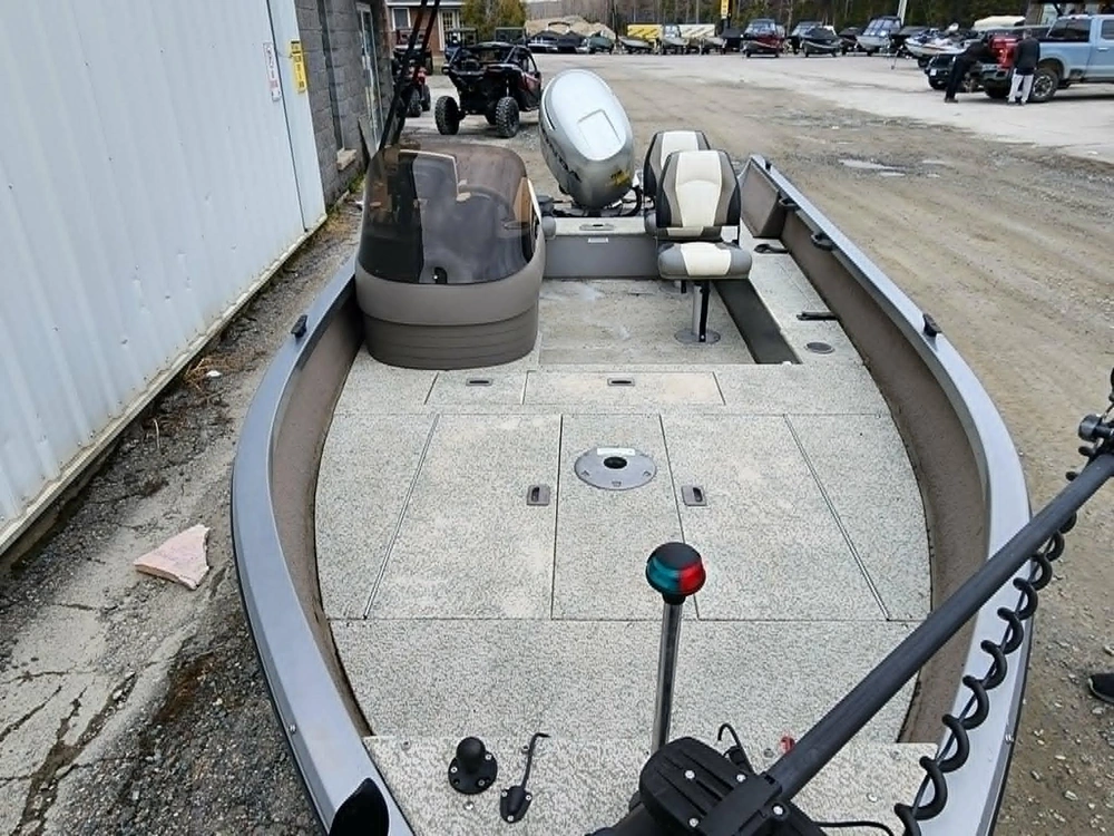 2007 Crestliner 1700 Fishhawk alt