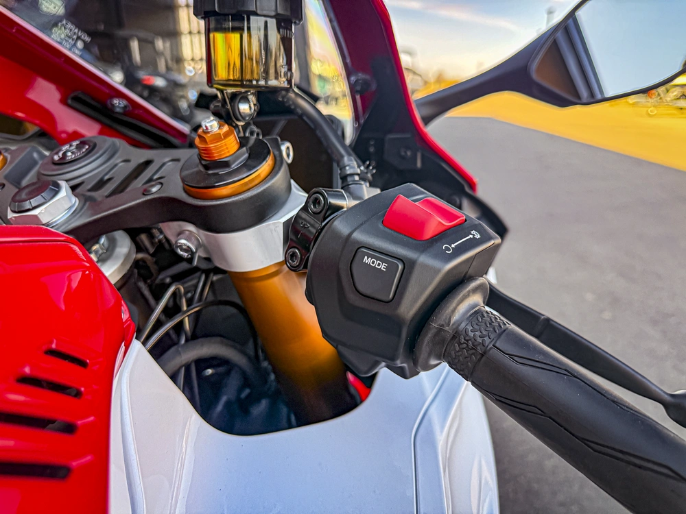 2026 Yamaha R7 alt