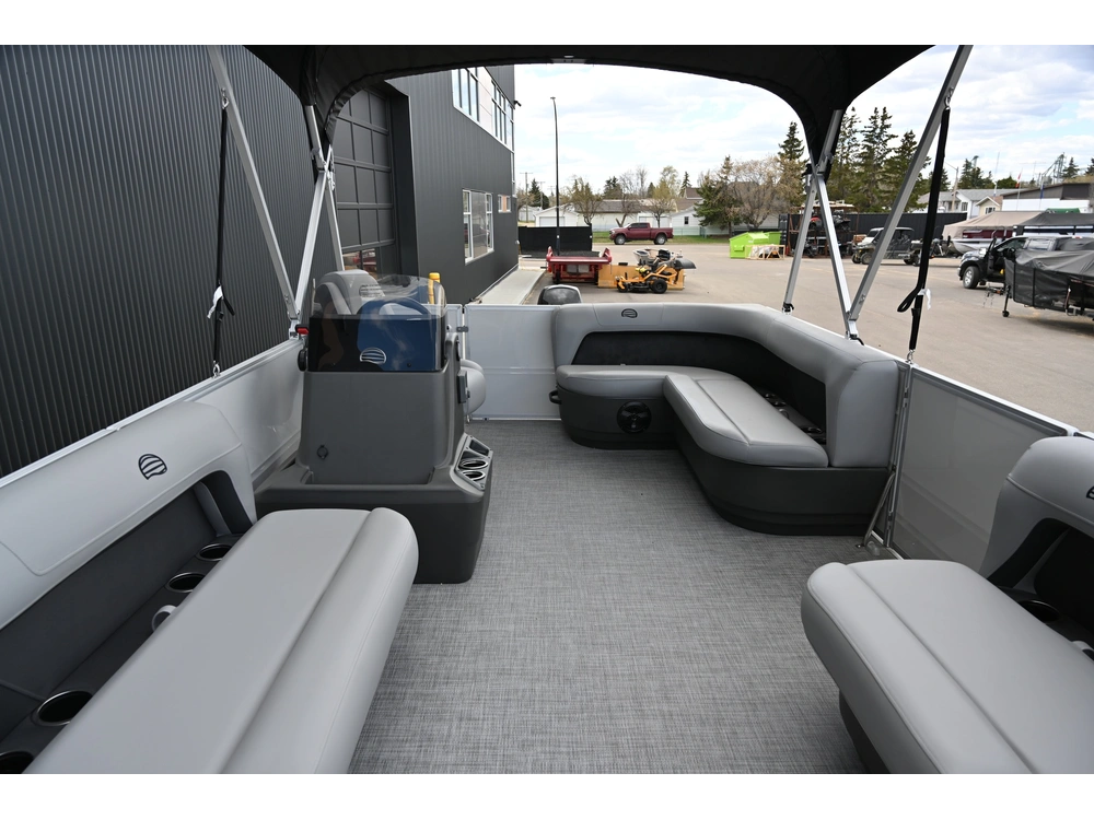 2026 Sun Tracker Party Barge 16 Dlx 50elpt 4s alt
