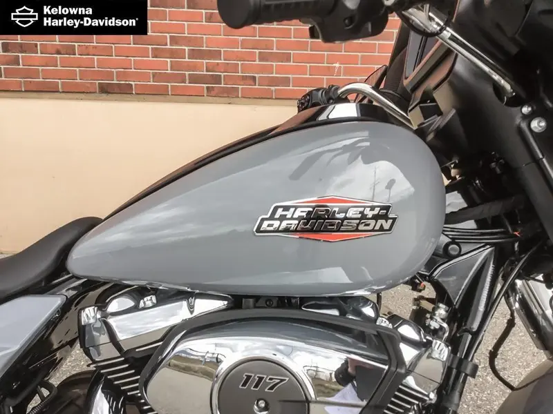 2026 Harley-Davidson FLHX - Street Glide® thumbnail 9