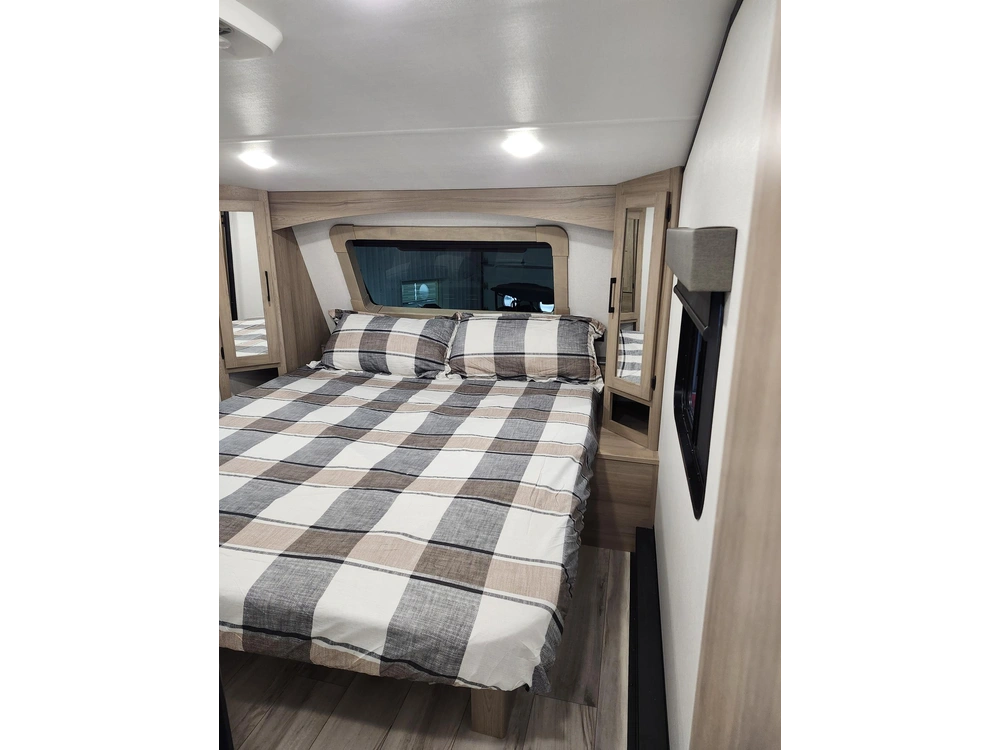 Keystone Rv Coleman 2400 Rex 2026 alt