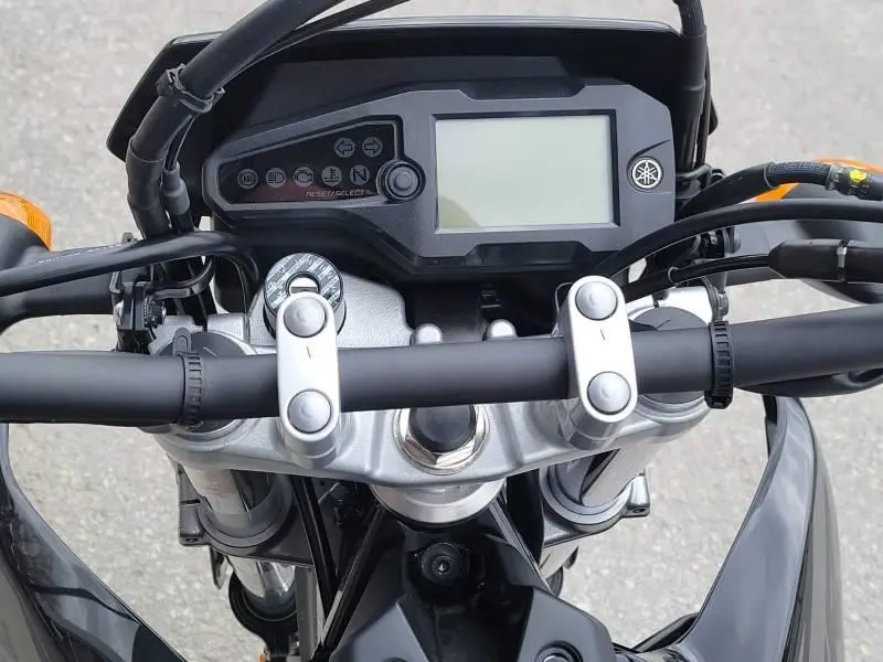 2026 Yamaha WR 125R thumbnail 10