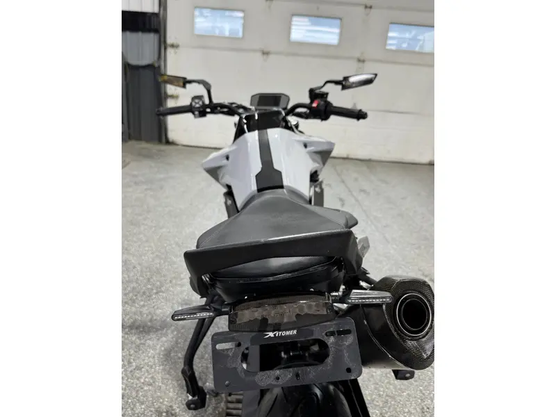 2024 KTM DUKE 790 thumbnail 4
