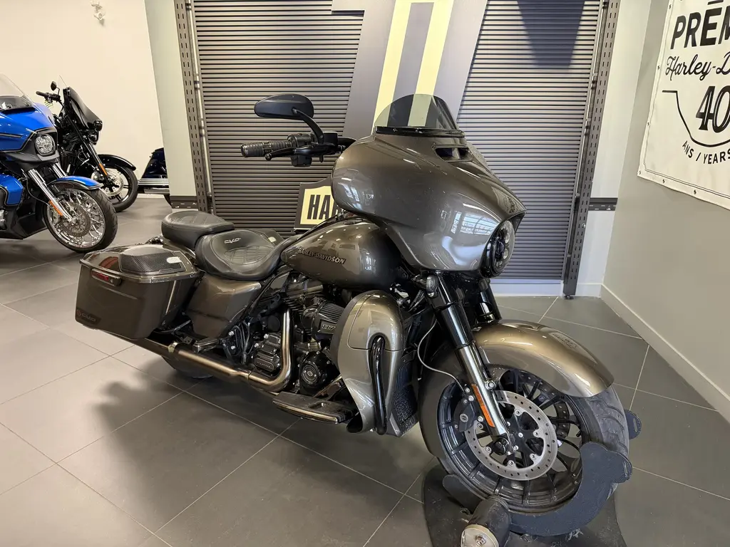 2021 Harley-Davidson CVO Street Glide FLHXSEFLHXSE