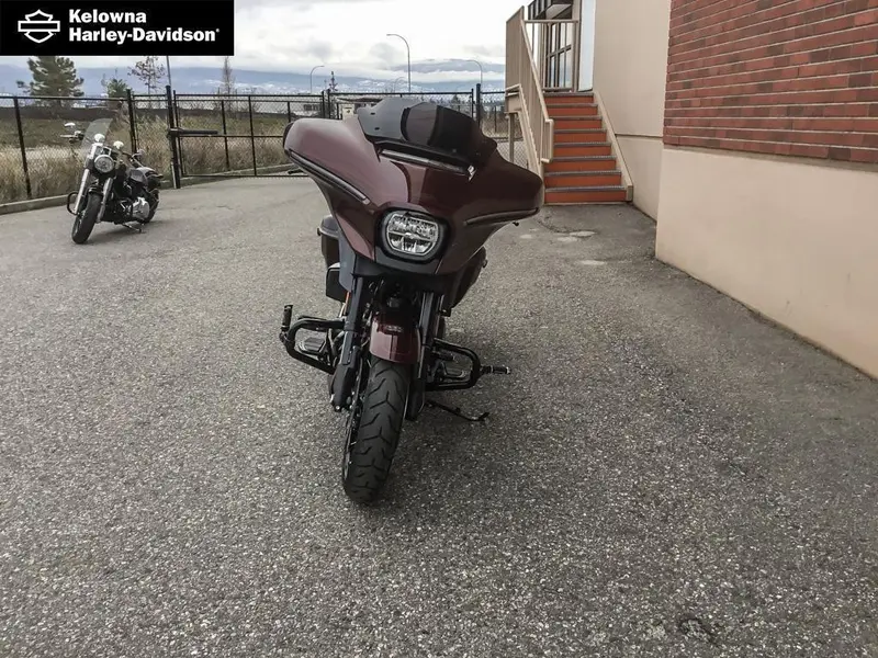 2024 Harley-Davidson FLHXSE - CVO™ Street Glide™ thumbnail 2