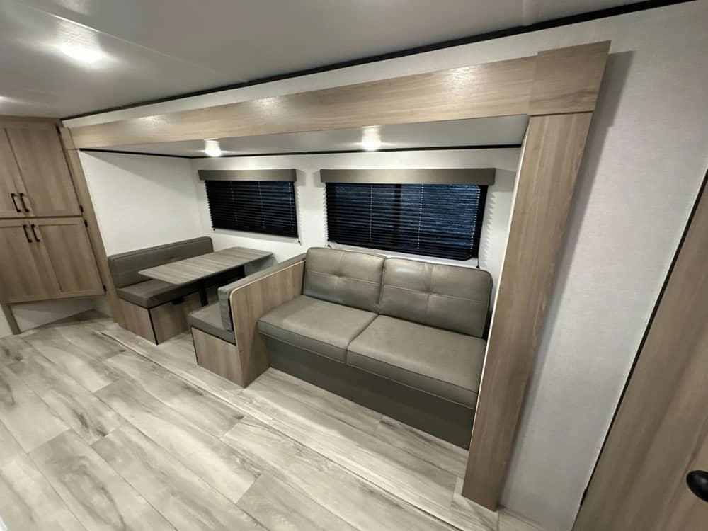 Keystone Rv Coleman 27 B 2026 alt