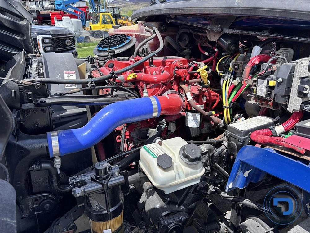 2018 Freightliner M2-106 alt