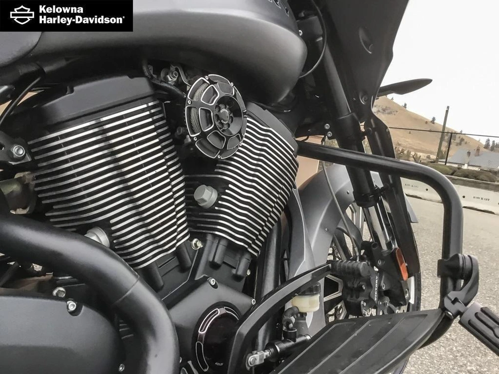 2016 Victory Motorcycles Magnum X-1 Stealth Edition alt