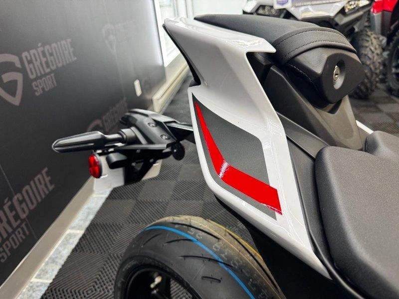 2026 Yamaha Yzf-r9 70e Anniversaire alt