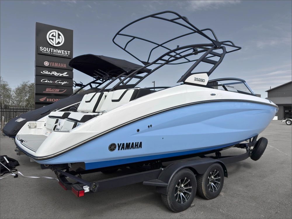2026 Yamaha 252sd alt